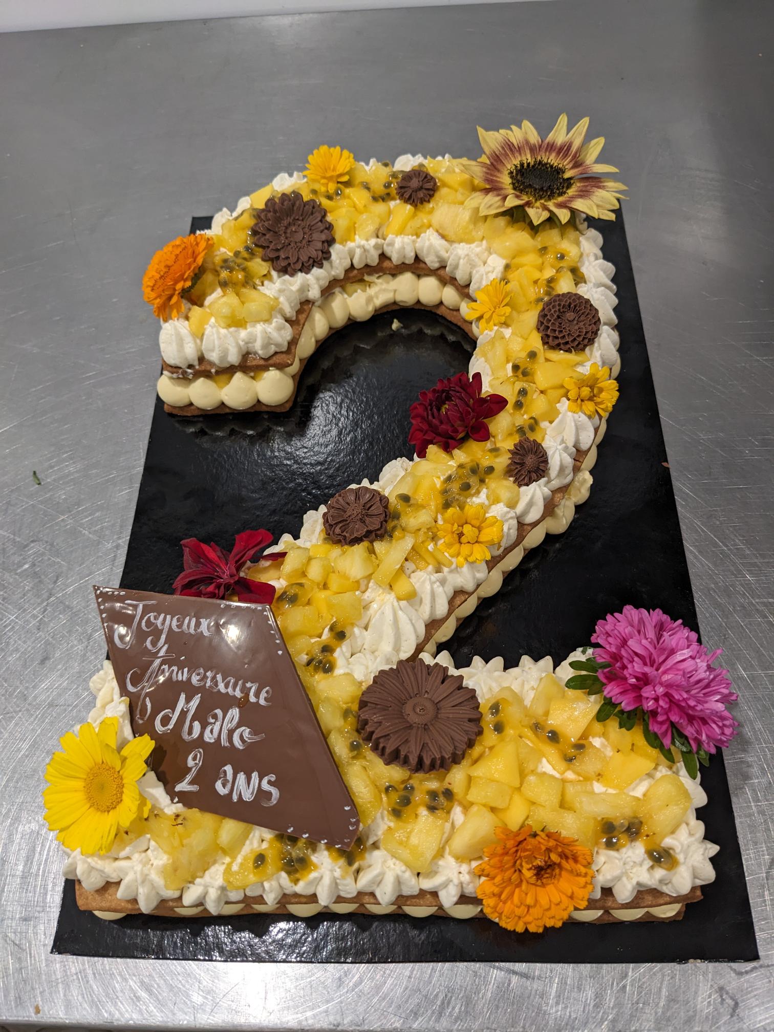Number cake fruits frais